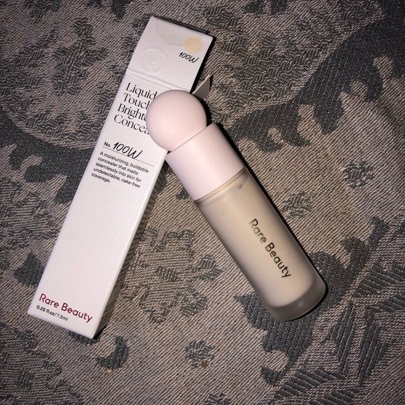 Rare Beauty Liquid Touch Brightening Concealer in 100W - Picture 1 of 4